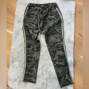 VENTI 6 - BNWOT - never worn - size large